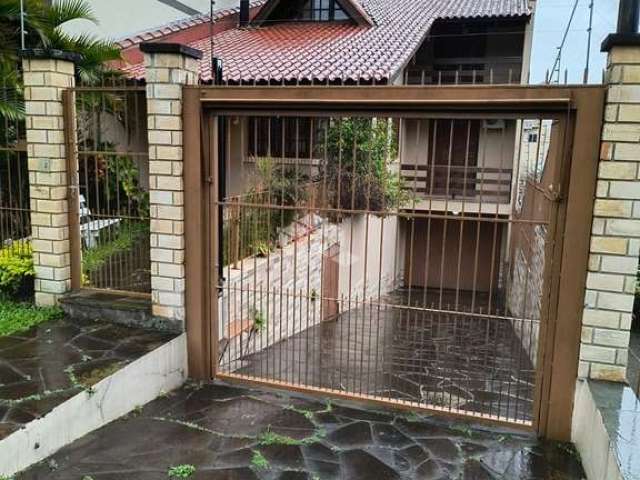 Sobrado com piscina no Jardim Floresta