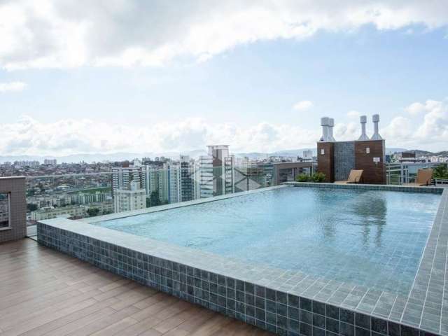 Apartamento 2 dormitorios sendo 1 suíte, 2 vagas de garagem, com 69,05m² por apenas R$700.000,00, Campinas - São José - SC