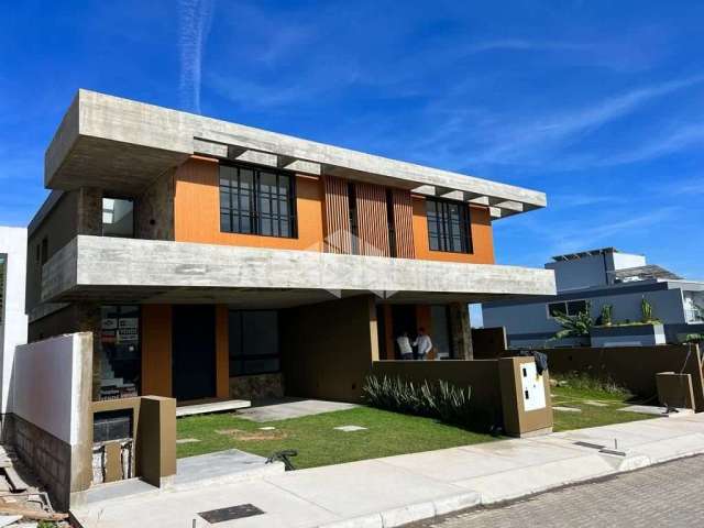 Casa com 3 suítes à venda, 208 m² privativos, por R$ 2.100.000, Rio Tavares - Florianópolis - SC