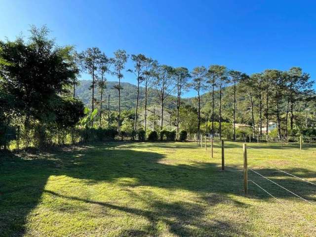 Terreno com 743m², por R$590.000,00, Rio Tavares - Florianópolis - SC