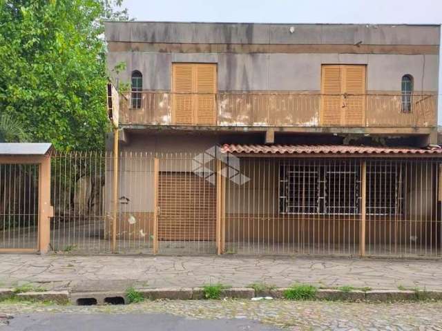 Imóvel Residêncial e Comercial, no bairro Partenon em Porto Alegre.