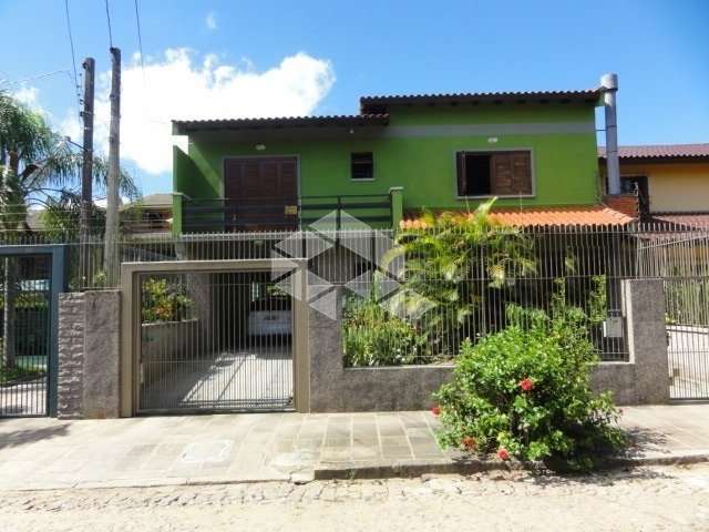 Casa com 4 dormitórios/ quartos no Gurujá