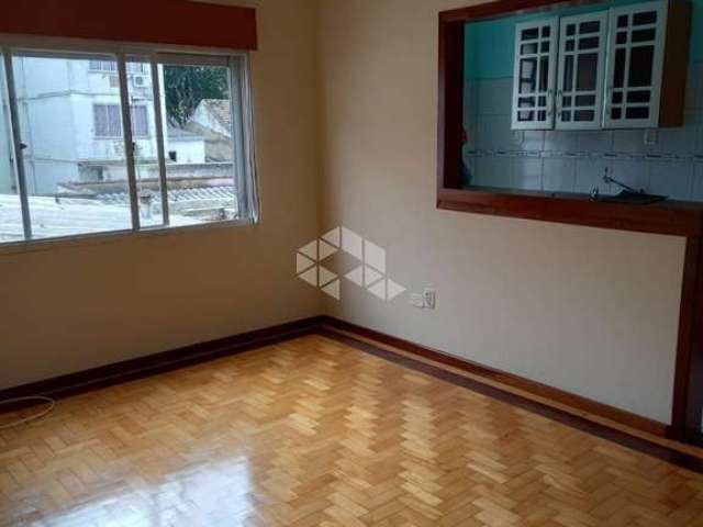 Apartamento 1 dormitório na Bento Martins esquina Washington Luiz, frente UERGS