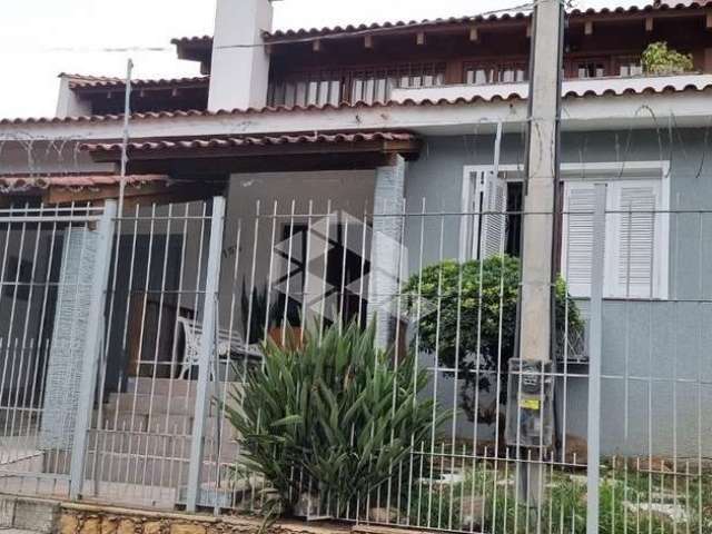 Casa 3 Dormitórios sendo 3 suites, 2 Vagas no Bairro Santa Tereza