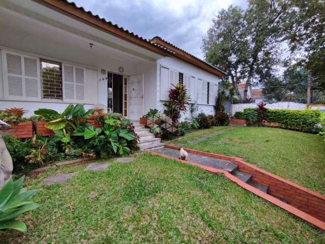 Otima casa no bairro Gloria, 3 suites/5 banheiros