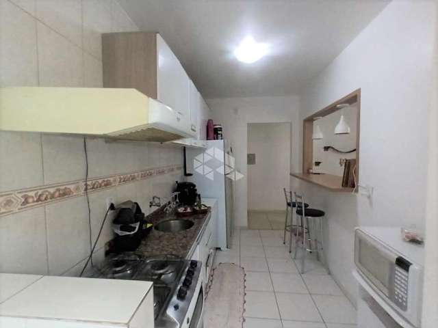 Apartamento com 02 dormitórios com 01 vaga de garagem escriturada