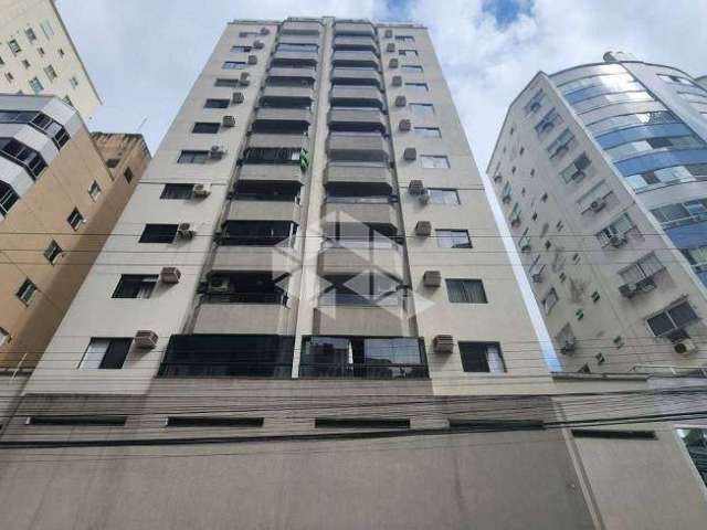 Apartamento 3 dormitórios 700m da praia