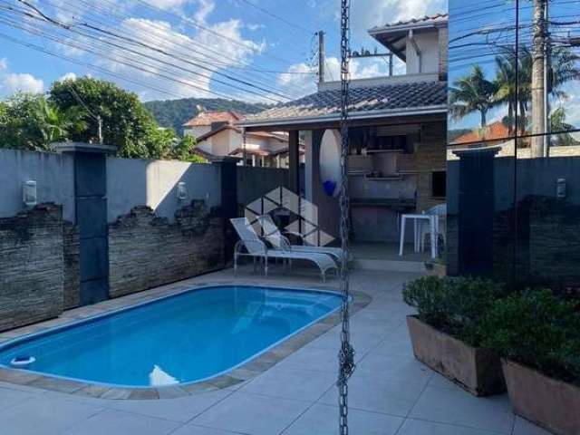 Casa 5 quartos, sendo 4 suítes, Bairro Nações, Balneário Camboriú