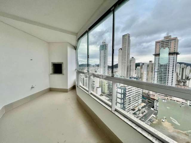 Apartamento de 03 suítes à venda no Centro de Balneário Camboriú!