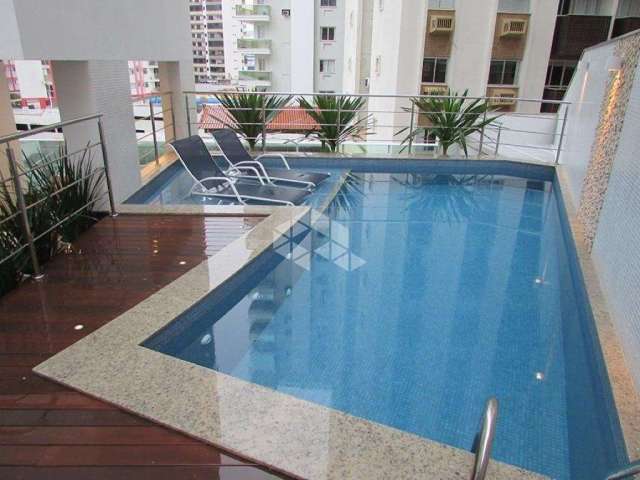 Apartamento de 3 suítes quadra mar em balneário camboriú