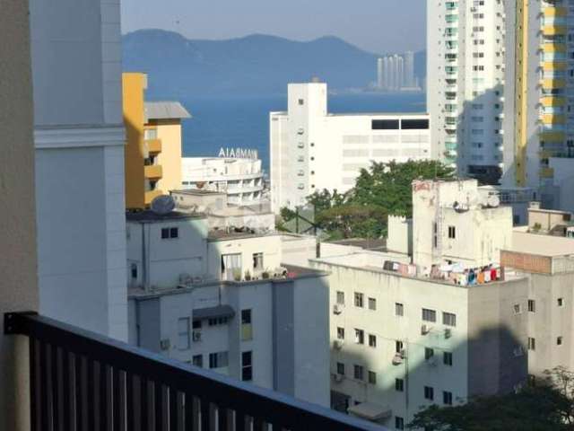 03 suites no pontal norte a poucos metros da praia