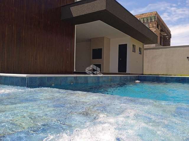 Luxuosa casa de 4 suítes e piscina, no Caledônia com Exclusividade