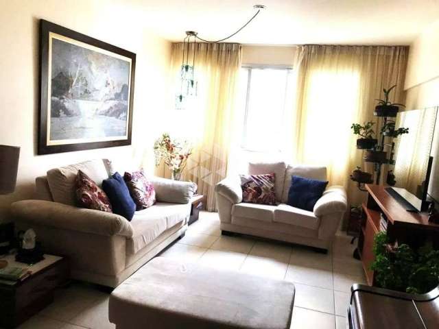 Apartamento de 79m² com 2 dormitórios, sendo 2 banheiros, 1 vaga em Moema Pássaros.