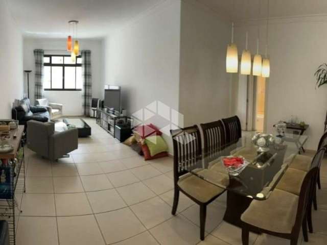 Apartamento de 95m² com 2 dormitórios, 1 escritório, 2 banheiros e 1 vaga SEM elevador