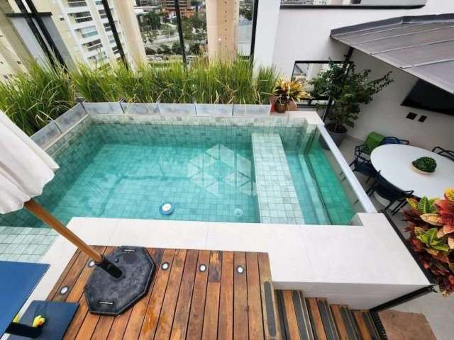 Cobertura Duplex, terraço com piscina privativa, 2 quartos na Vila Gertrudes, São Paulo-SP  2 suítes, 2 salas, 3 banheiros, 2 vagas de garagem, 160m²