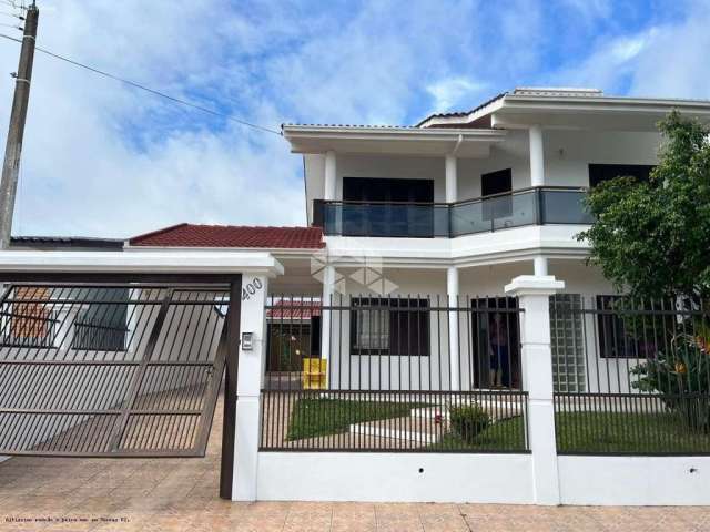 Casa a venda com 4 quartos no centro de Torres - RS