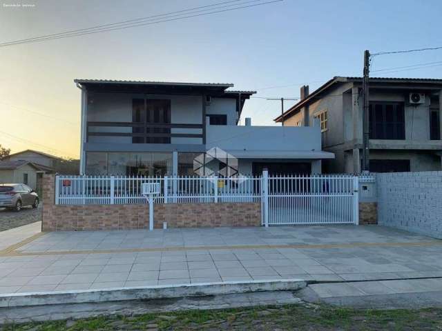 Casa a venda de 3 dormitórios em Torres - RS