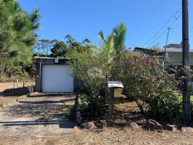 Casa a venda com piscina no São Braz em Torres - RS