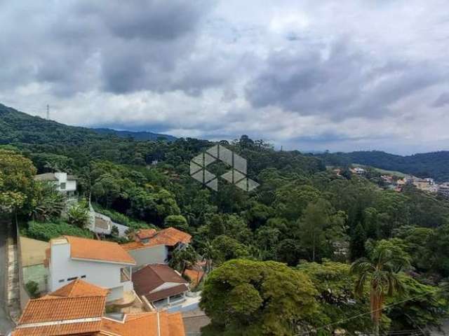 Vendendo Casa de Luxo em Condomínio Fechado na Serra da Cantareira