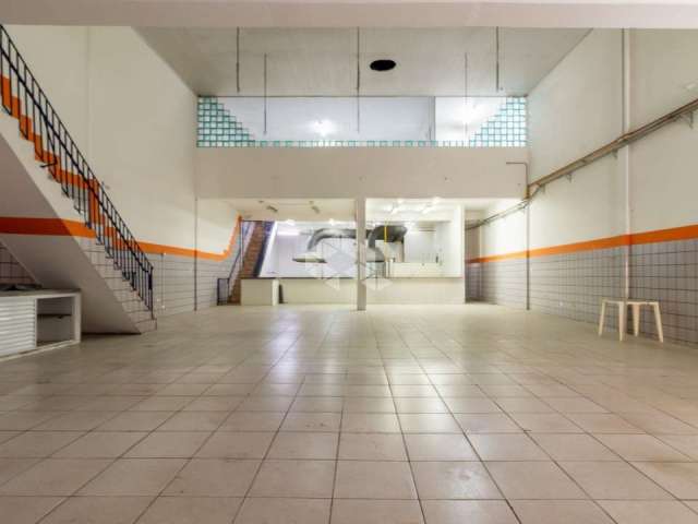 Prédio comercial com cozinha industrial ao lado do Metrô Santana