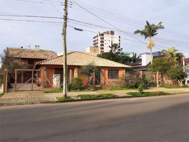 Excelente Casa Térrea  Centro de Tramandai- RS 1.900.000 Comercial ou Residencial com 2 apartamentos