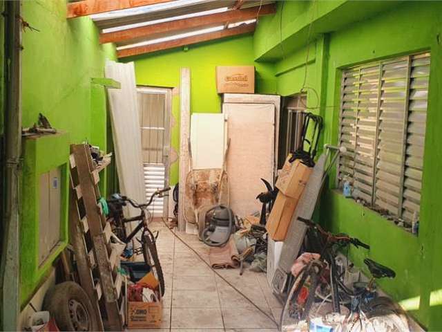 Imóvel para renda, possui 2 casas e 1 salão comercial para venda na Região do Varginha SP