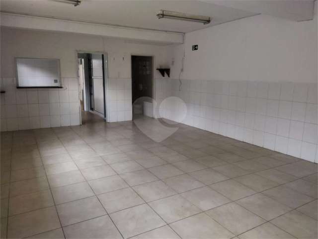 Vende ou Aluga Excelente Sobrado na Vila Guarani - Residencial ou Comercial