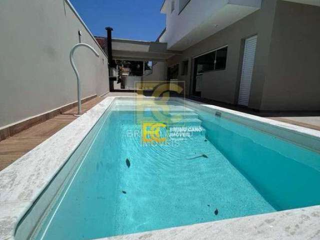 Sobrado com 3 dormitórios à venda, 141 m² por R$ 770.000,00 - Centro - Peruíbe/SP