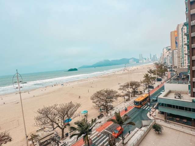 Desfrute da vista de BC - Locação de temporada Apartamento frente mar