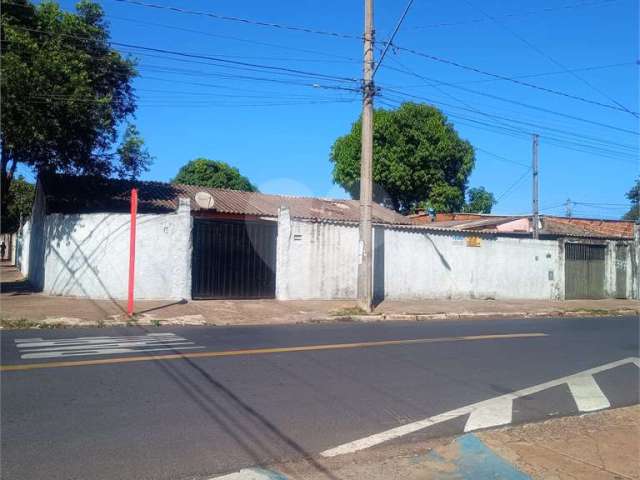 Casa com 2 quartos à venda em Doutor Tancredo De Almeida Neves - SP