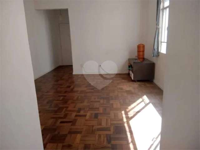 Apartamento com 3 quartos à venda em Centro - PR