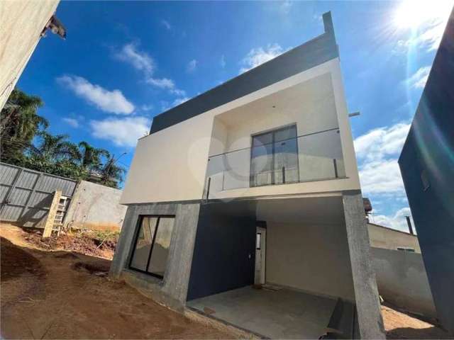 Casa com 3 quartos à venda em Santa Felicidade - PR