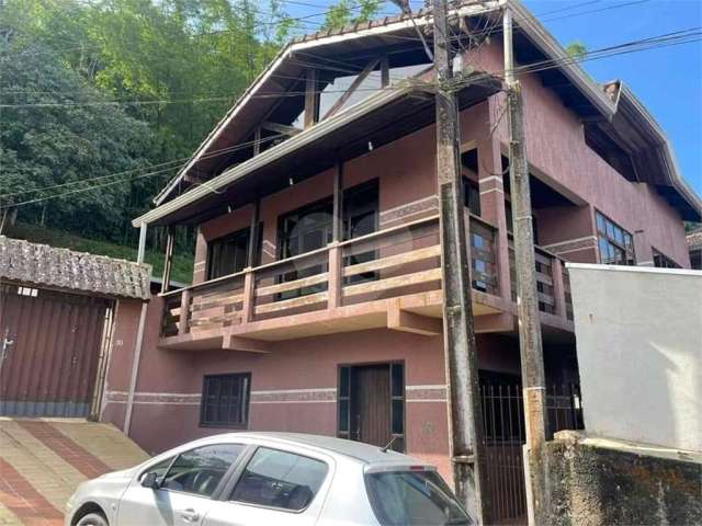 Casa com 5 quartos à venda em Centro - PR