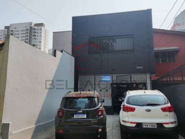 Salao    Comercial   150m2       2  mezaninos   2  Banheiros      2 Vagas