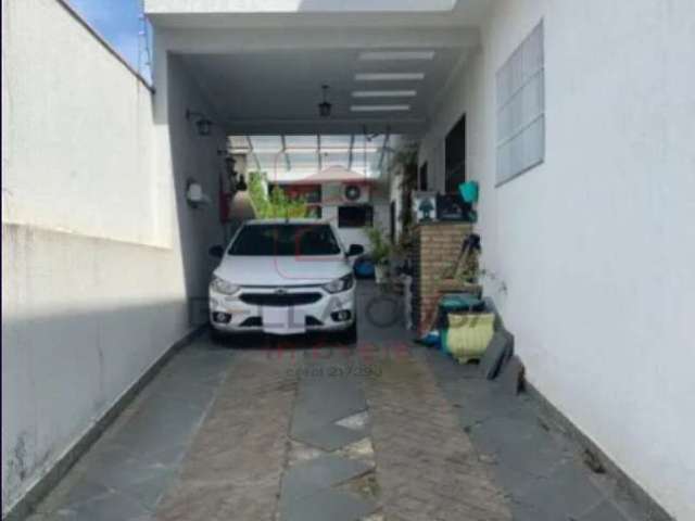 Sobrado a venda com 2 dorms e 2 suítes