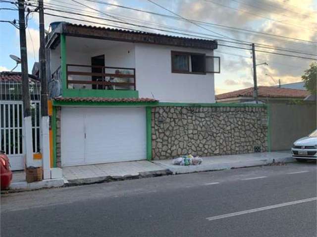 Casa com 3 quartos à venda em Jatiúca - AL