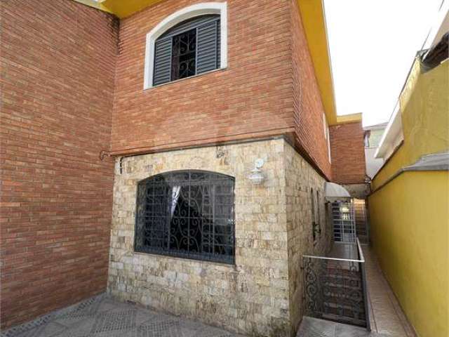 Casa com 3 quartos à venda em Vila Prado - SP