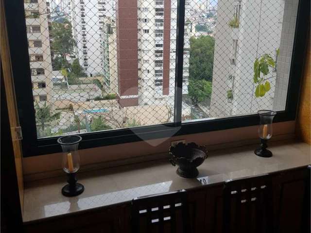 Apartamento maravilhoso com 168 M2 com 03 dormitórios