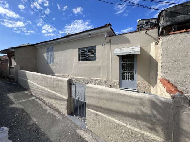 Casa com 1 quartos para locação em Chora Menino - SP