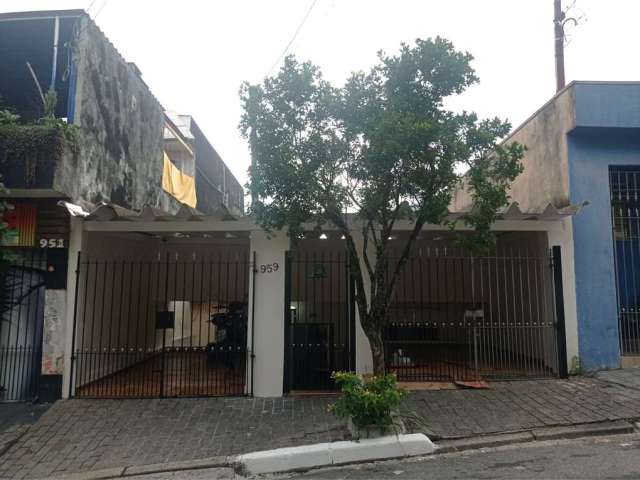 Casa com 4 quartos à venda em Vila Nivi - SP