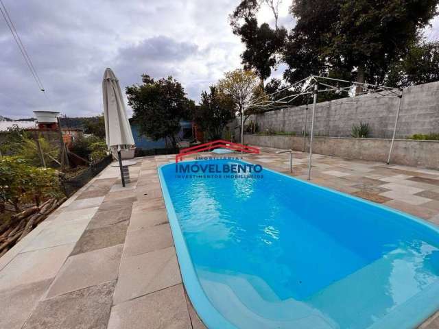 Casa 3 dormitórios com suíte, ótima sobra de pátio com piscina