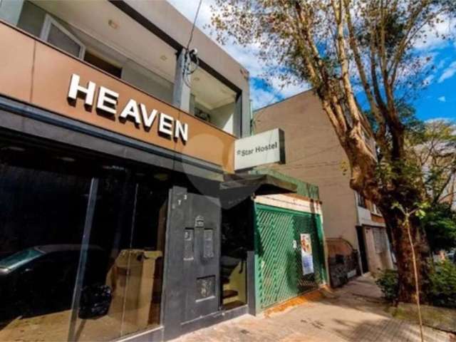 ''Imóvel Comercial . Com um Hostel NOVO