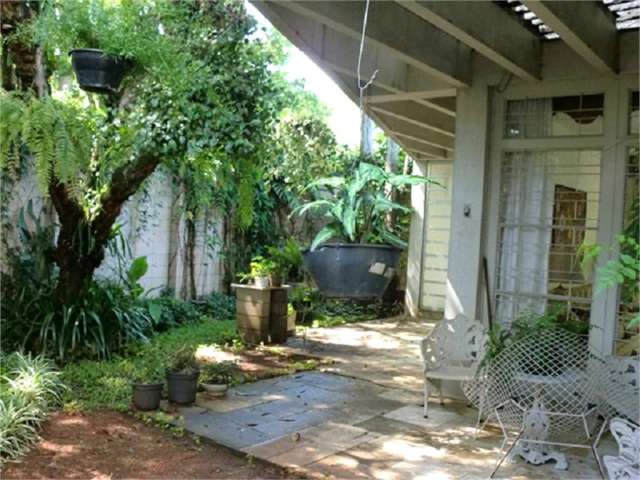 Casa térrea na Vila Madalena.