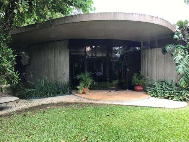 Casa,Alto de Pinheiro. 1.800 m² Projeto assinado por Oscar Niemeyer