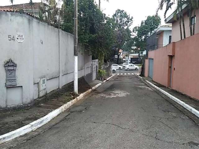 Terreno com 1399m2 a venda na Avenida dos Bandeirantes