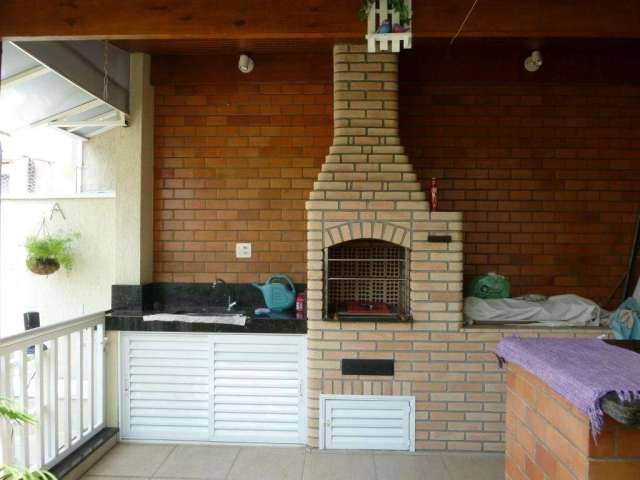 Linda casa na Vila Romana, 2 vagas, churrasqueira, forno a lenha!