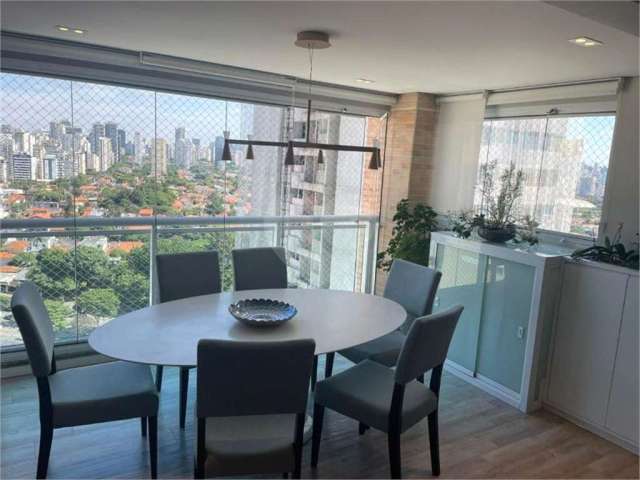 Apartamento com 3 dormitórios na Vila Olímpia - Venda