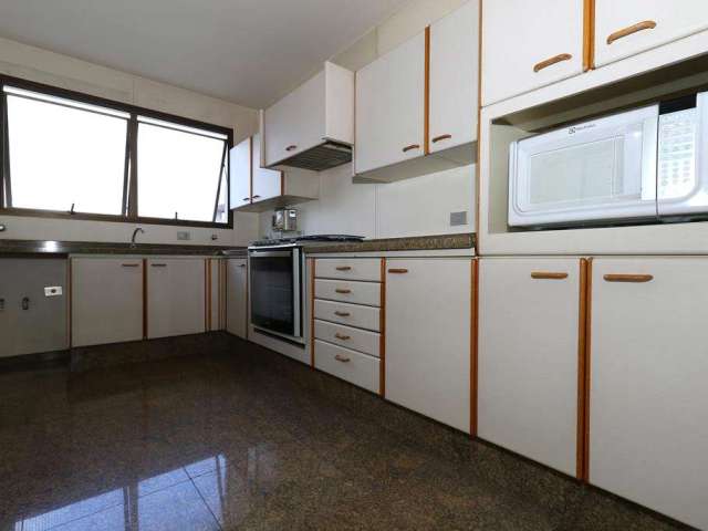 Cobertura Duplex 360 m² em Moema Pássaros, fora de rota , pertinho do Parque Ibirapuera!