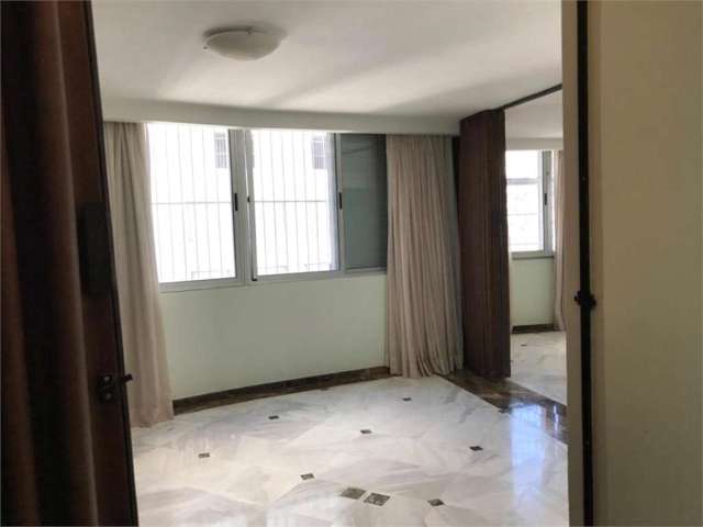 Espaçoso Apartamento no Jardim Paulistano: 188m², Acabamentos de Luxo e Localização Privilegiada.