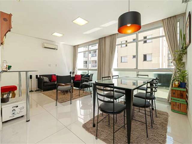 Apartamento de 120m2, 3 dormitórios sendo 1 suíte, living 2 ambientes, 1 vaga, Jardim Paulista.